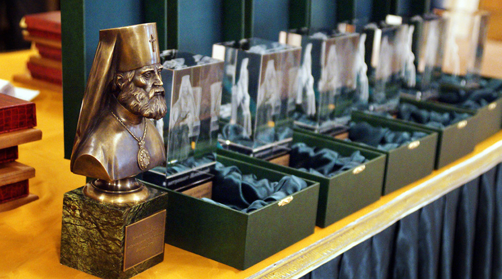 Награды конкурса «Просвещение через книгу»/ Фото с сайта eparhia-tmb.ru