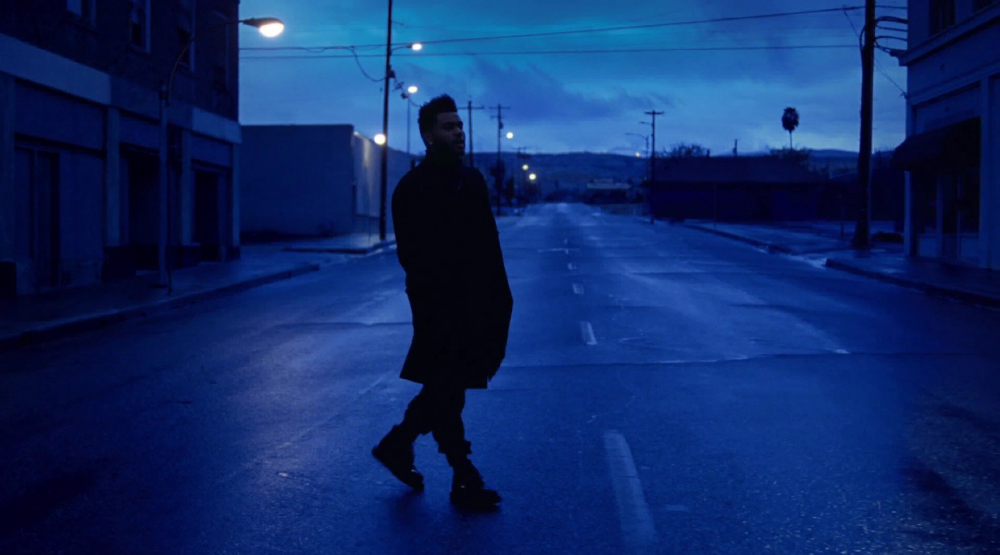 Кадр из клипа The Weeknd на трек "Call Out My Name"