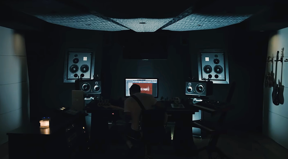 Кадр из видео к песне «My Blood»