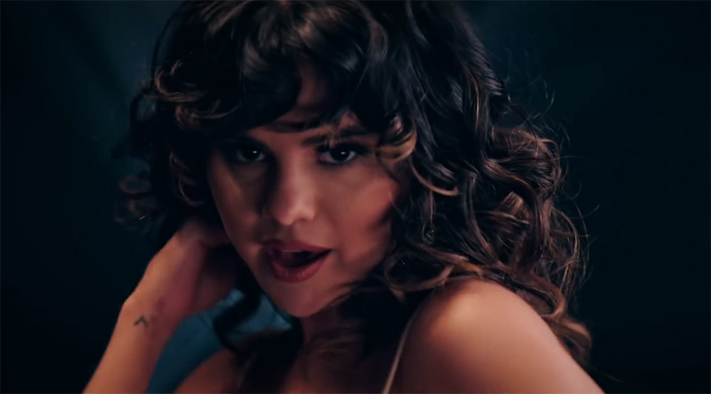 Селена Гомес в клипе «Dance Again»