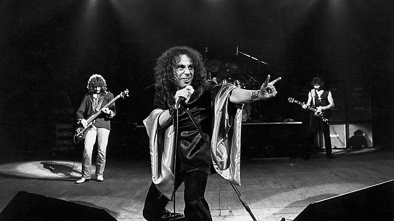 На сцене Black Sabbath: Гизер Батлер, Ронни Джеймс Дио и Тони Айомми