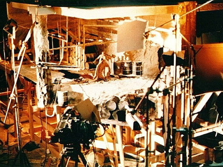 Декорации для съемок фильма «Нечто» в павильонах студии Universal