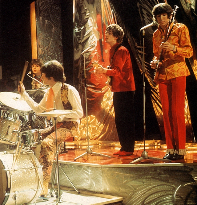 Pink Floyd на передаче Top Of The Pops с песней "See Emily Play", июль 1967 года