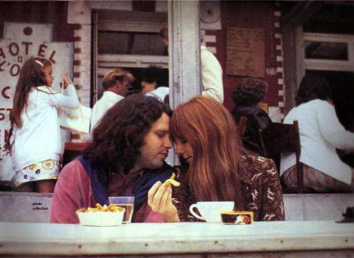 Джим Моррисон и Памела Курсон. Париж, 28 июня 1971 года. Фото: Алан Роней