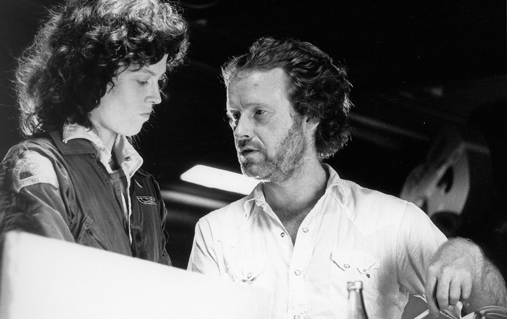 Ридли Скотт и Сигурни Уивер на съемках фильма «Чужой», 1978 год/ Фото с сайта startfilm.ru
