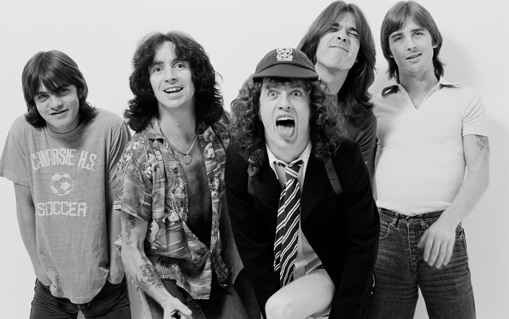 AC/ DC в 1979 году: Малкольм Янг, Бон Скотт, Ангус Янг, Клифф Уильямс, Фил Радд