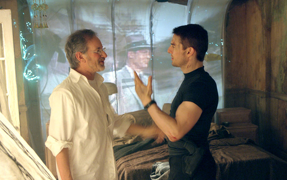 Стивен Спилберг и Том Круз на съемках фильма «Особое мнение»