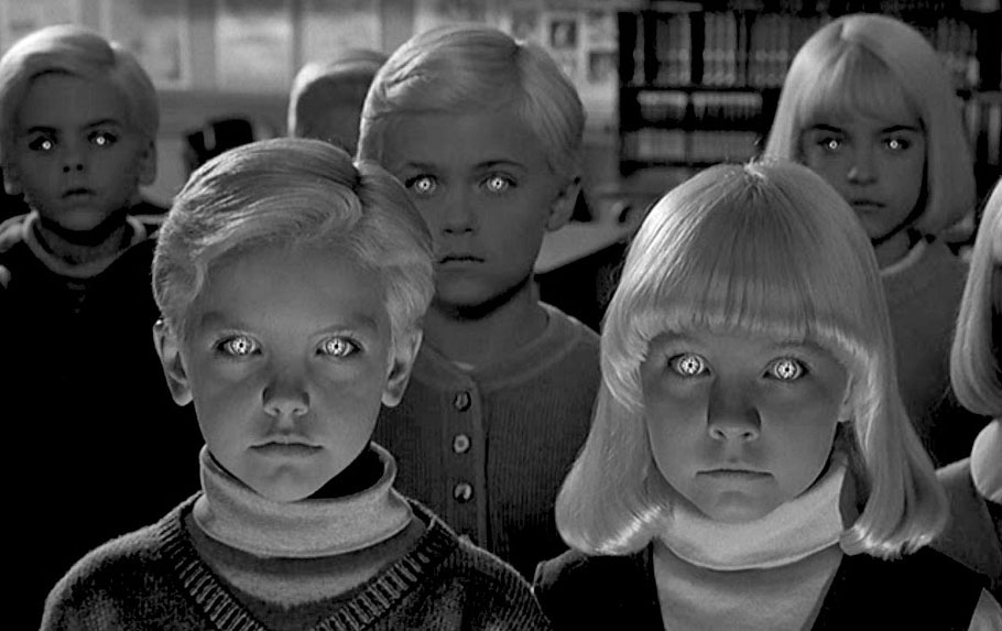 Кадр из фильма «Деревня проклятых» (1960)