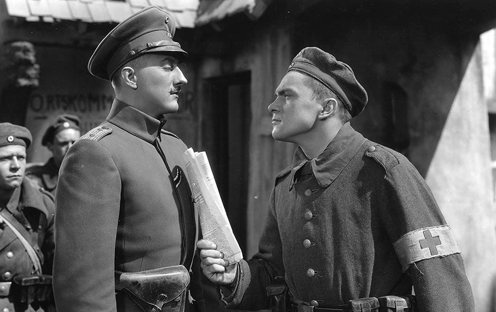 Кадр из фильма «Дорога назад» (1937)