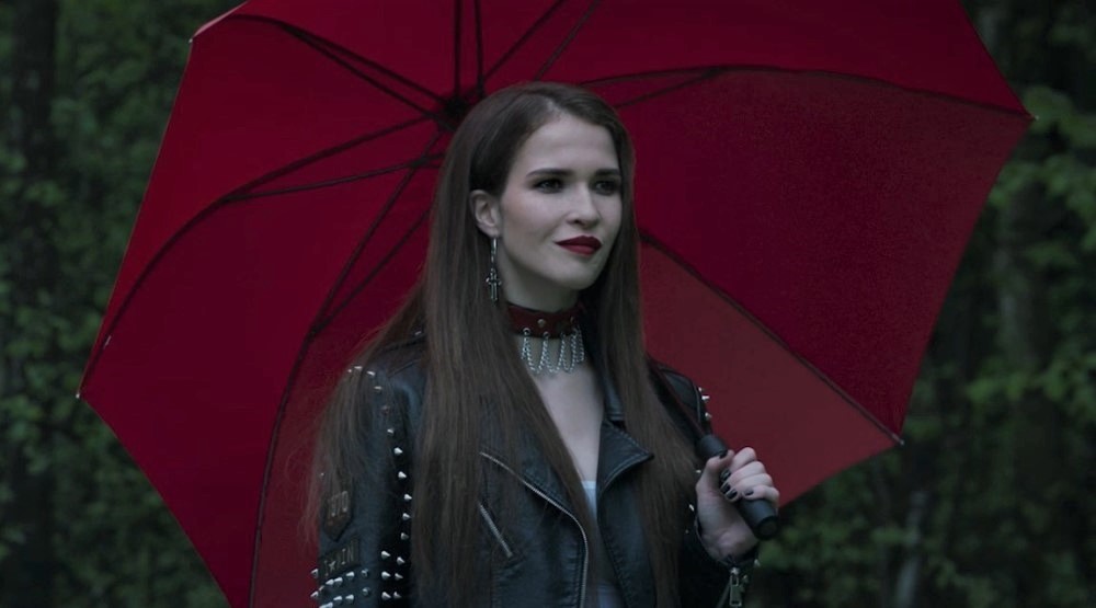 Появилась теория, почему во 2 сезоне «Вампиров средней полосы» Агата забрала голову вампира