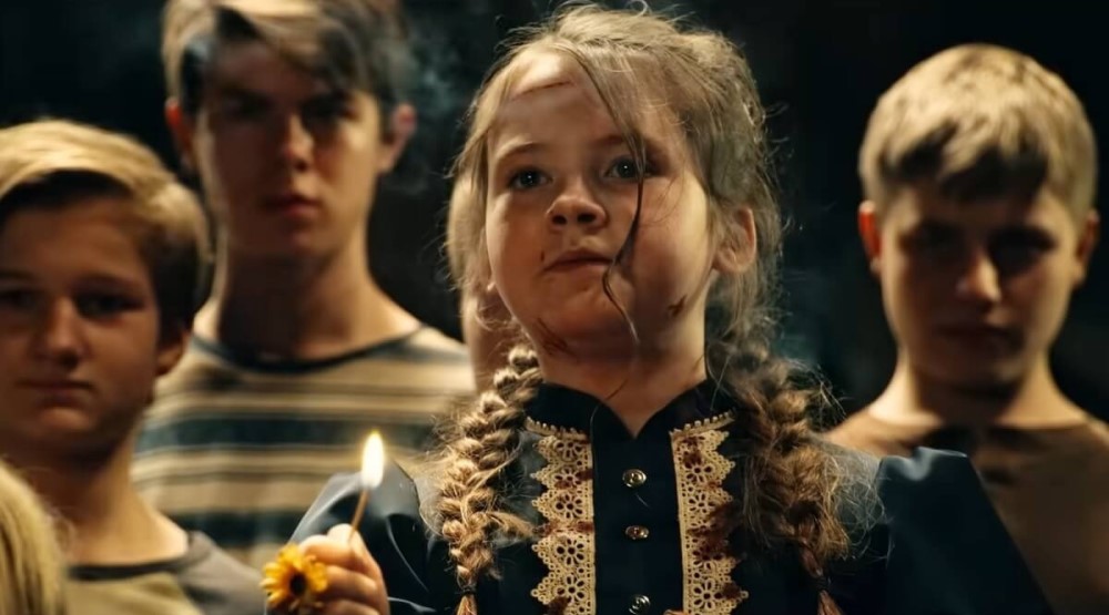 Стала известна дата премьеры хоррора «Дети кукурузы» по Стивену Кингу в ...