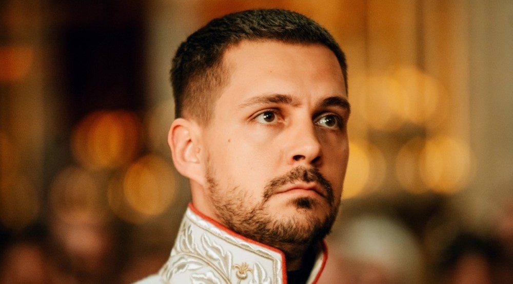 Милош Бикович снимется в 3 сезоне сериала «Белый лотос»