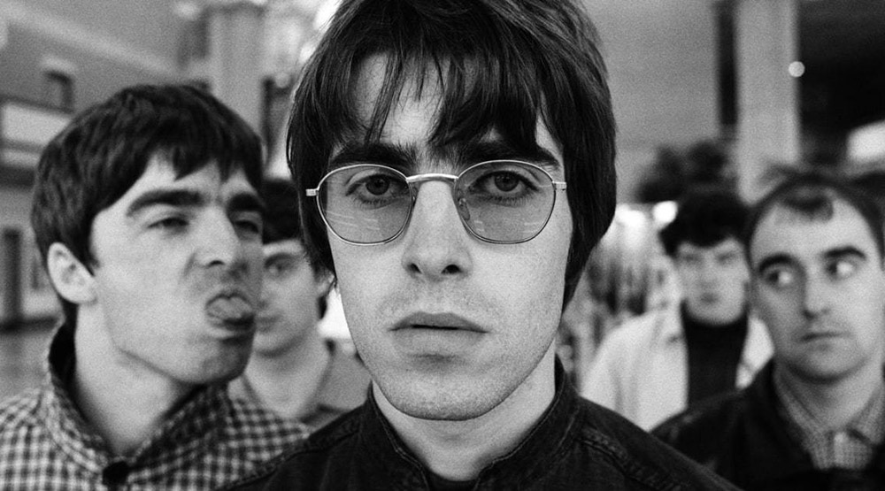 Oasis перевыпустят альбом «Definitely Maybe» в честь 30-летия, есть трейлер