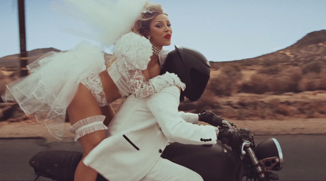 Doja Cat сбегает со свадьбы в клипе «Stranger» - новость на сайте Soyuz.Ru