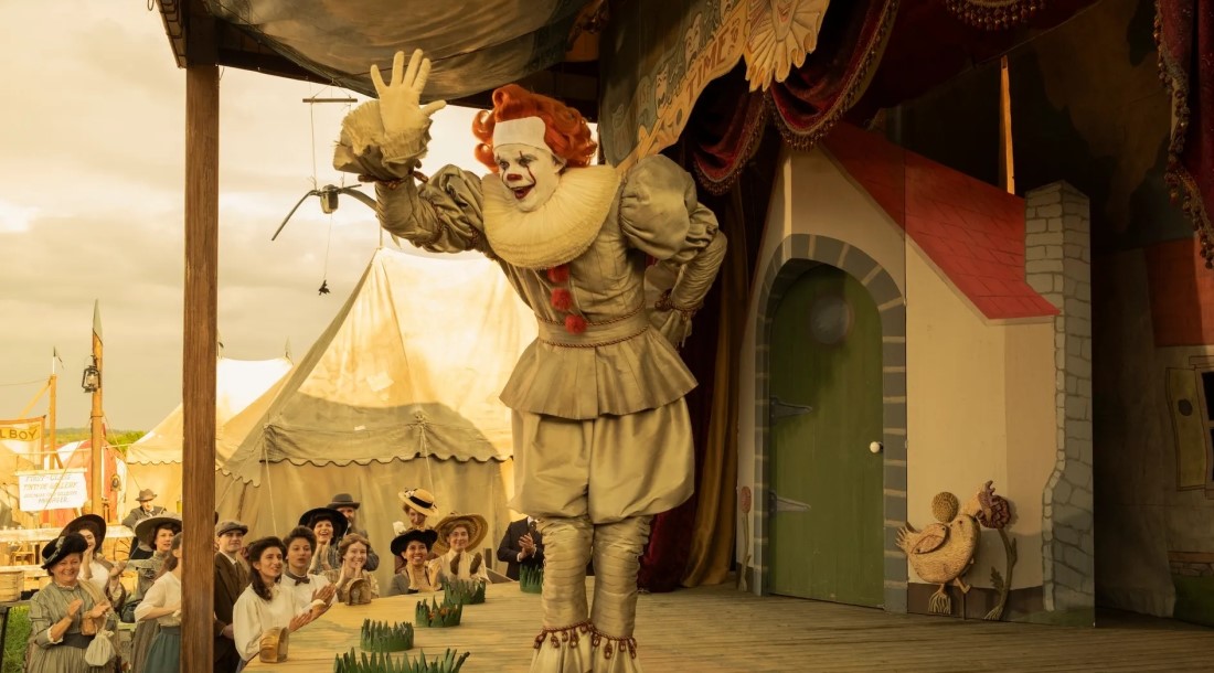 В 7 серии «Оно: Добро пожаловать в Дерри» объяснили, почему Пеннивайз принял облик клоуна