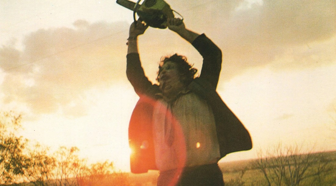 По «Техасской резне бензопилой» снимут сериал – Глен Пауэлл в деле