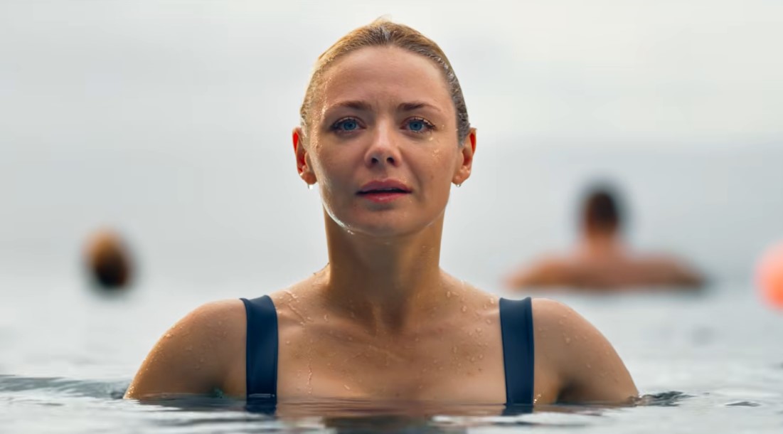 В трейлере ромкома «К себе нежно» Карина Разумовская учится отдыхать