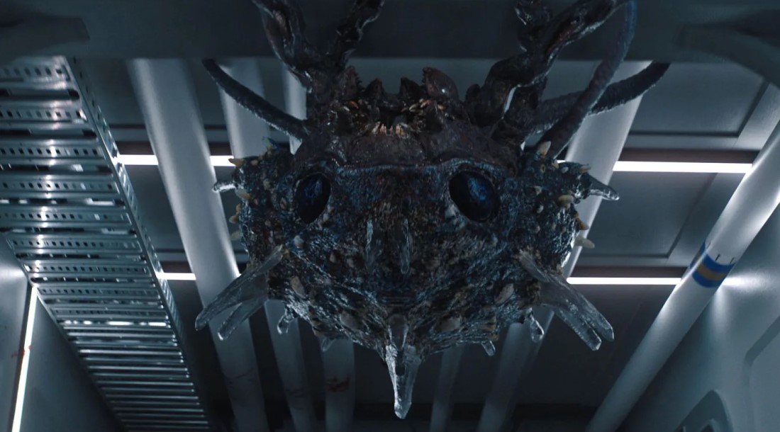 В отрывке из 2 сезона сериала «Монарх: Наследие монстров» показали нашествие скарабеев