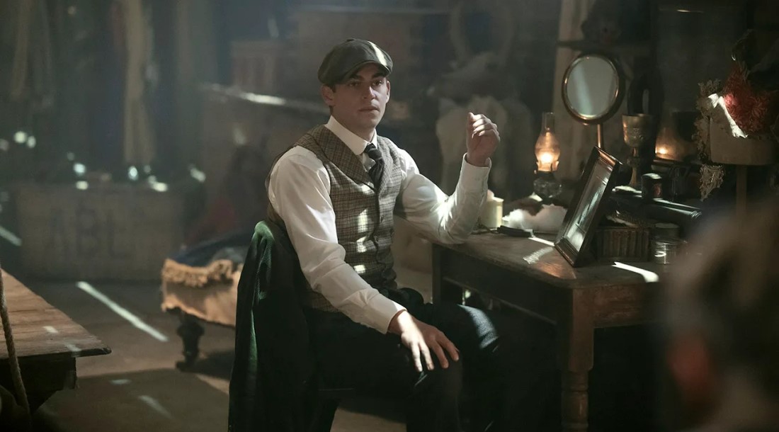 В финале 1 сезона ​«Молодого Шерлока» намекнули, что главный злодей выжил