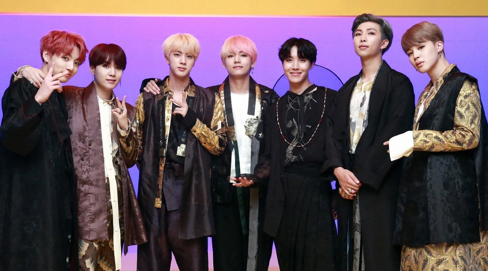 BTS готовятся к грандиозному возвращению в трейлере документалки «BTS: The Return»