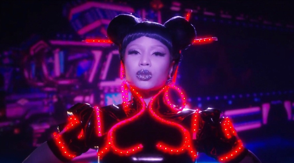Кадр из клипа Ники Минаж на трек "Chun-Li"