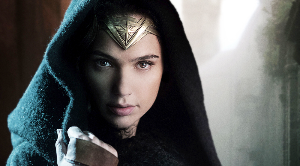 Галь Гадот в образе Чудо-женщины