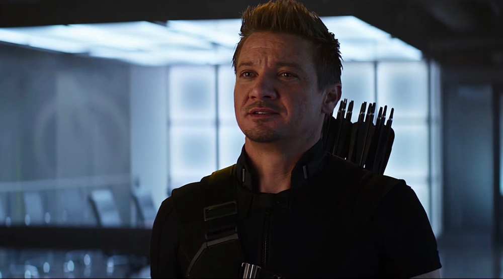 Джереми Реннер в образе Соколиного глаза