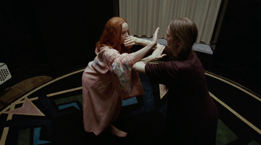 Кадр из фильма «Суспирия», 2018