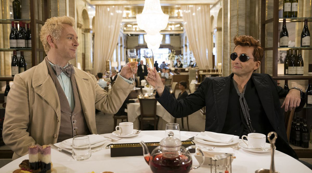 Кадр из сериала «Благие знамения»