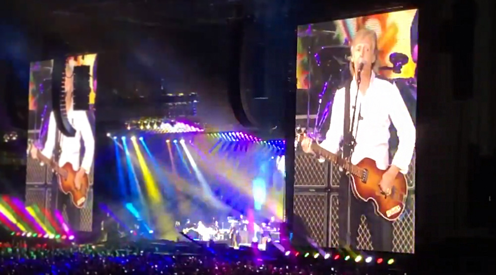 Выступление Пола Маккартни и Ринго Старра, скриншот видео