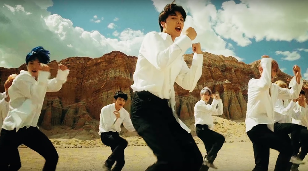 Кадр из клипа «Highway To Heaven»