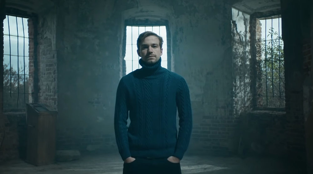 Кадр из клипа «Страшно так жить»