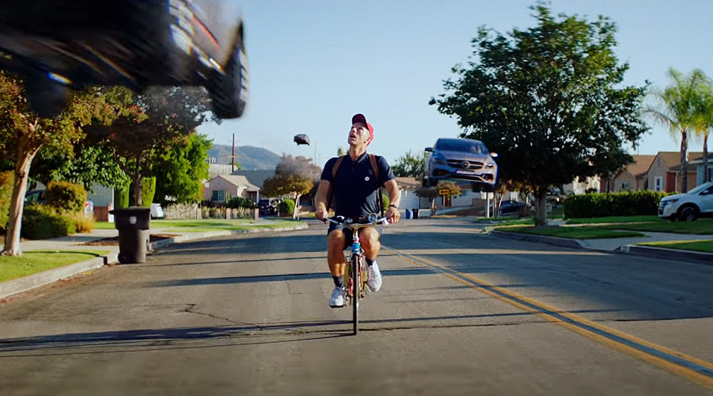 Кадр из клипа «Champion Of The World»