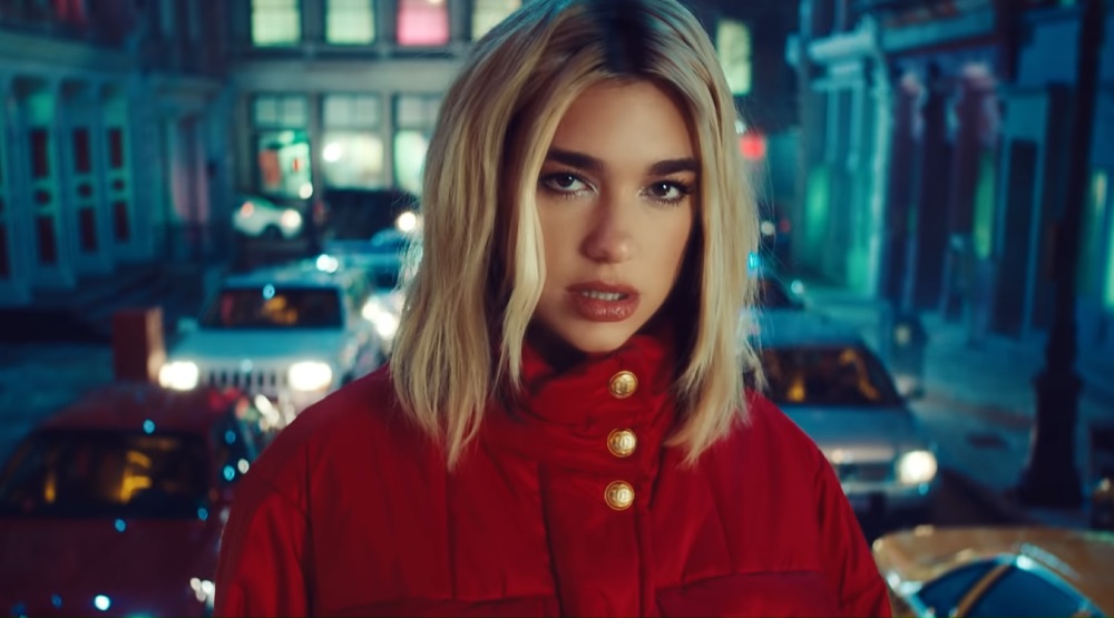 Кадр из клипа «Break My Heart»