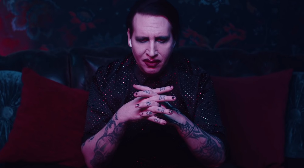 Мэрилин Мэнсон, кадр из видео «Marilyn Manson - Apple Music 'WE ARE CHAOS' Interview»