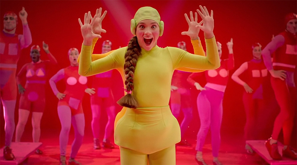 Кадр из клипа «1+1»