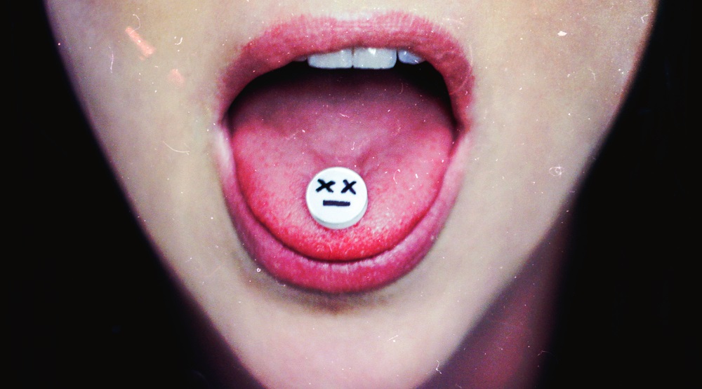 Обложка альбома Evanescence «The Bitter Truth»