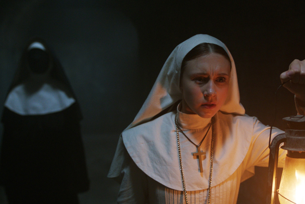 Кадр из фильма «Проклятие монахини»