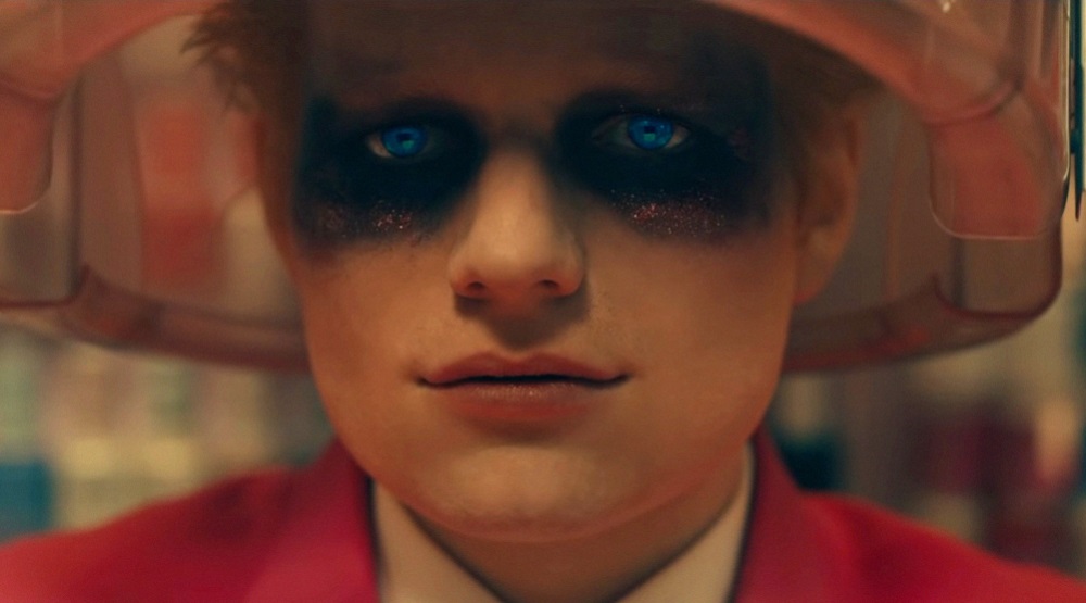 Кадр из клипа «Bad Habits»