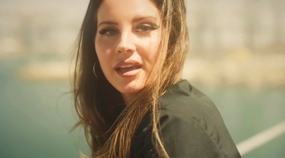 Лана Дель Рей, кадр из клипа «F**k It I Love You/The Greatest»