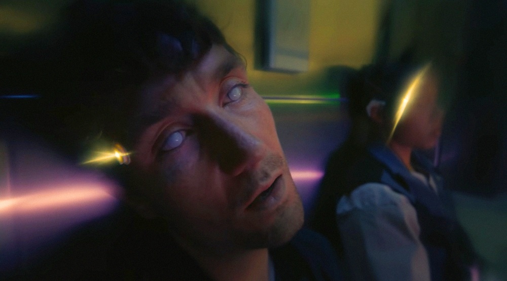 Кадр из клипа «Thelma + Louise»