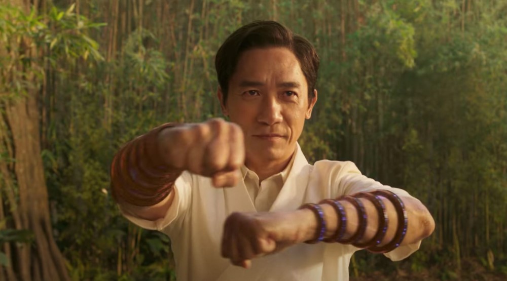 Кадр из фильма «Шан-Чи и легенда Десяти колец»