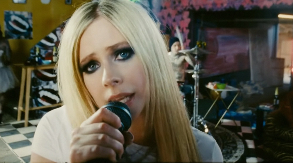 Кадр из клипа «Bite Me»