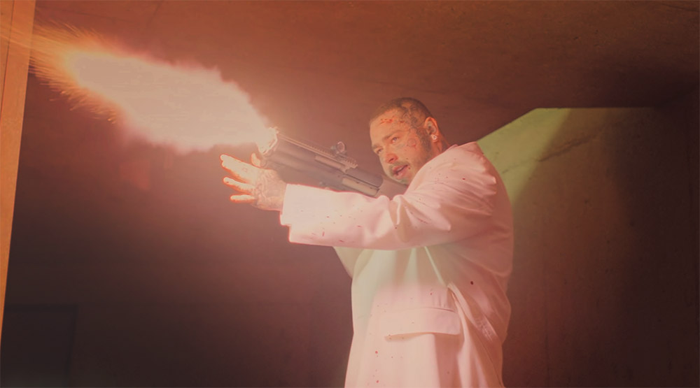 Кадр из клипа «One Right Now»