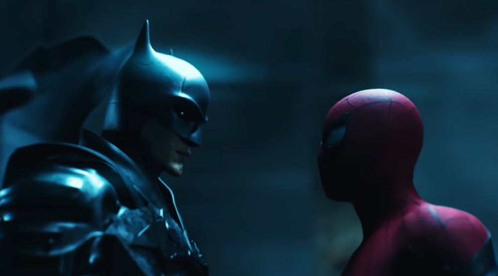 Кадр из видео «Человек-паук против Бэтмена. Том Холланд против Роберта Паттинсона» от Mightyraccoon!
