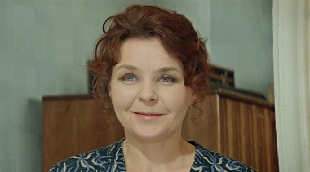Нина Ургант, кадр из фильма «Белорусский вокзал» (1970)