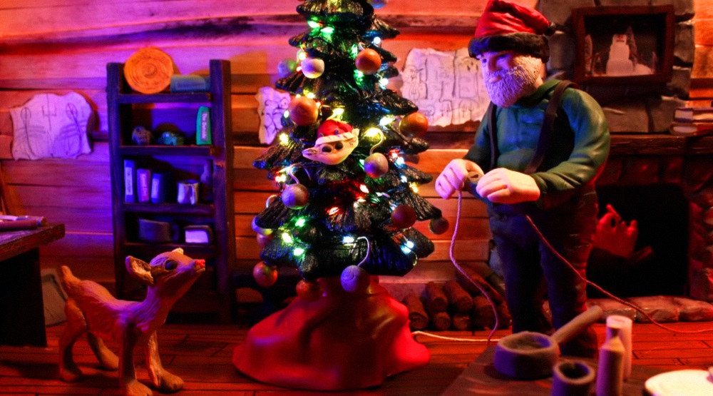 Кадр из клипа «Christmas Saves The Year»