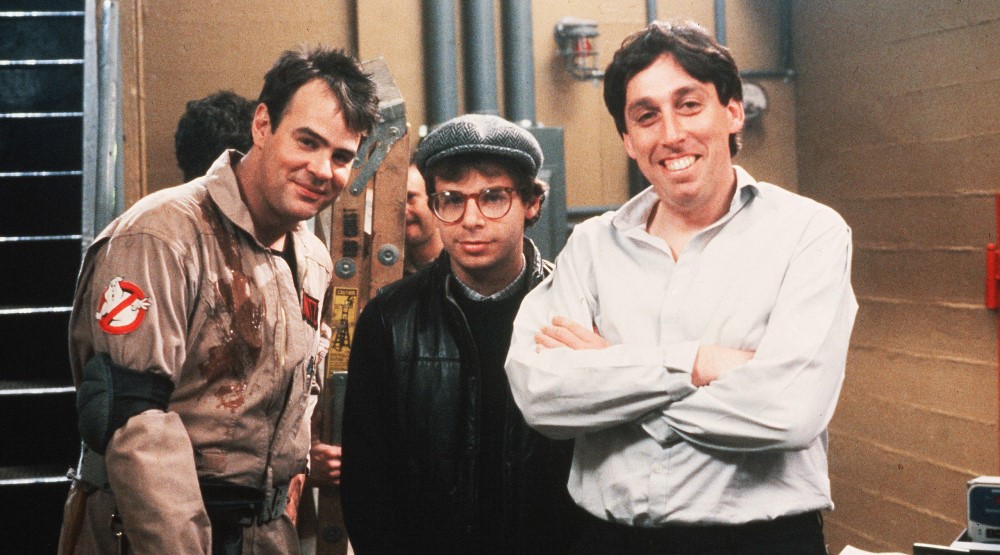 Дэн Эйкройд, Рик Моранис и Айван Райтман на съемках фильма «Охотники за привидениями».