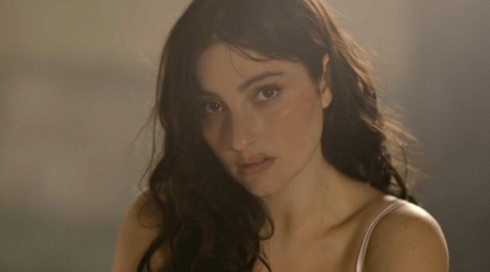 Кадр из клипа «I Still Love You»