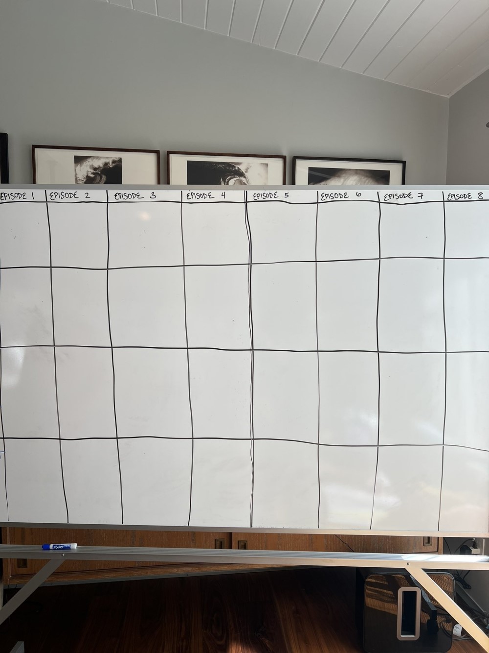 Twitter сценаристов сериала «Очень странные дела»